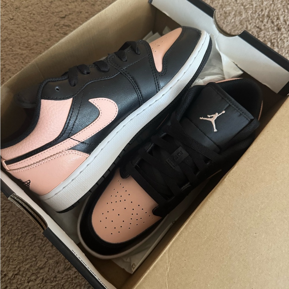 Air Jordan 1 low Black and coral